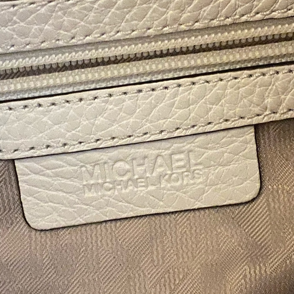 Michael Kors drawstring backpack - Picture 9 of 9